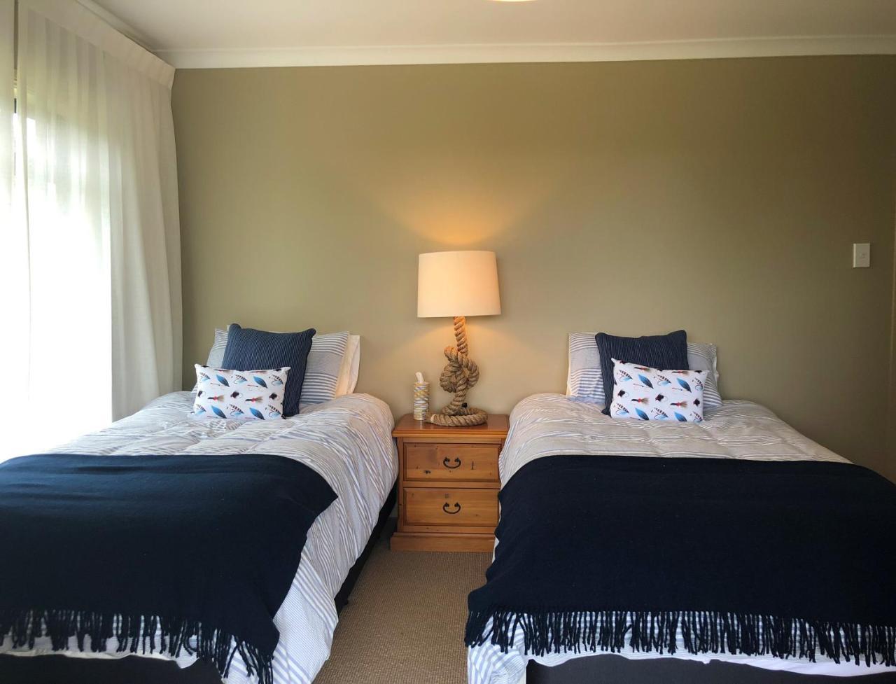 Kinloch Lakeview Lodge - Taupo ภายนอก รูปภาพ